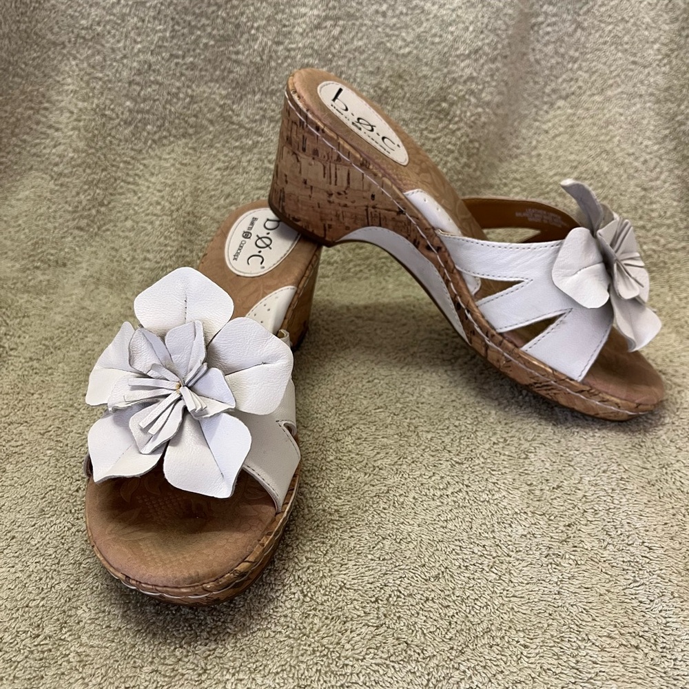 boc white flower sandals